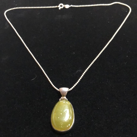 925 Olive Opal Pendant & Chain - Picture 2 of 11